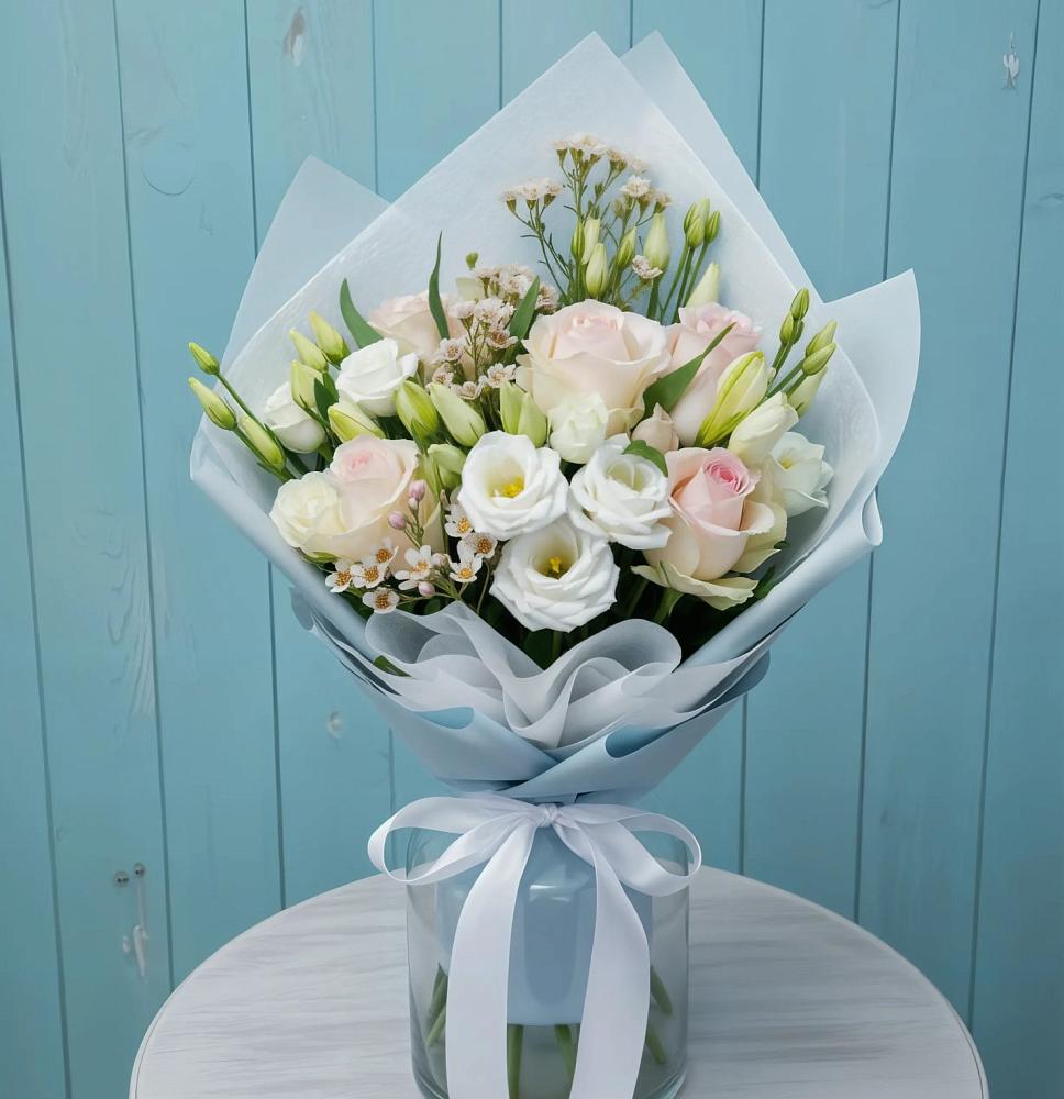 Букет цветов из: Розы и Лизиантусы в Сергаче