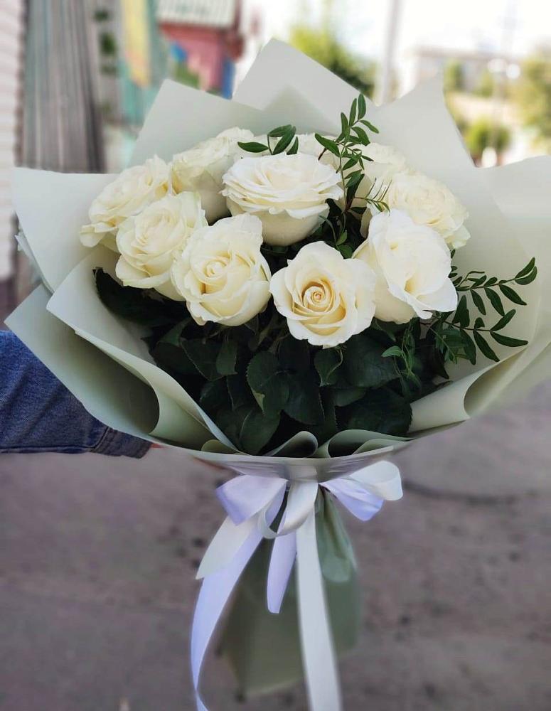 Букет Белые розы Проуд в Сергаче