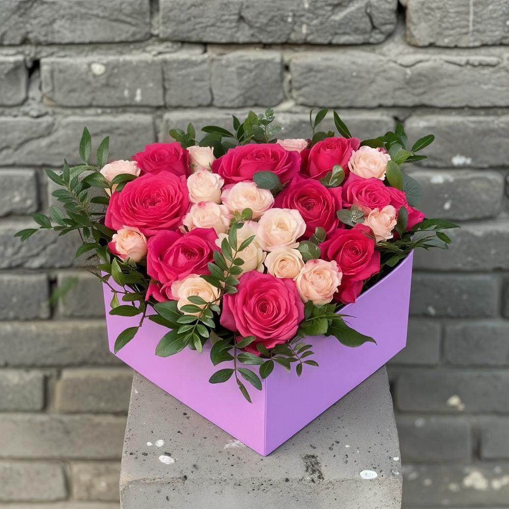 Цветочная композиция из Розы в коробке в Сергаче