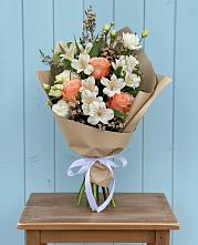 Букет цветов из:  Альстромерии, Лизиантусы, Розы и Хризантемы #REPLACE_PRED# Сергаче