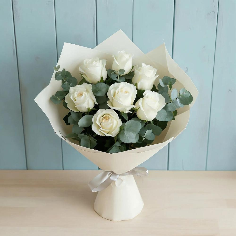 Букет Белые розы в Эвкалипте в Сергаче