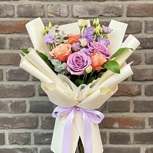 Букет цветов из:  Лизиантусы и Розы в Сергаче