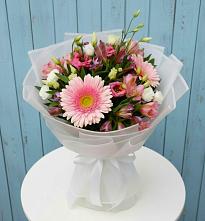 Букет цветов из:  Герберы, Альстромерии и Лизиантусы в Сергаче