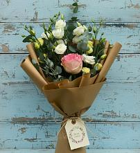 Букет цветов из:  Розы и Лизиантусы в Сергаче