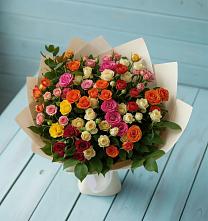 Букет Микс из разноцветных кустовых роз в Сергаче